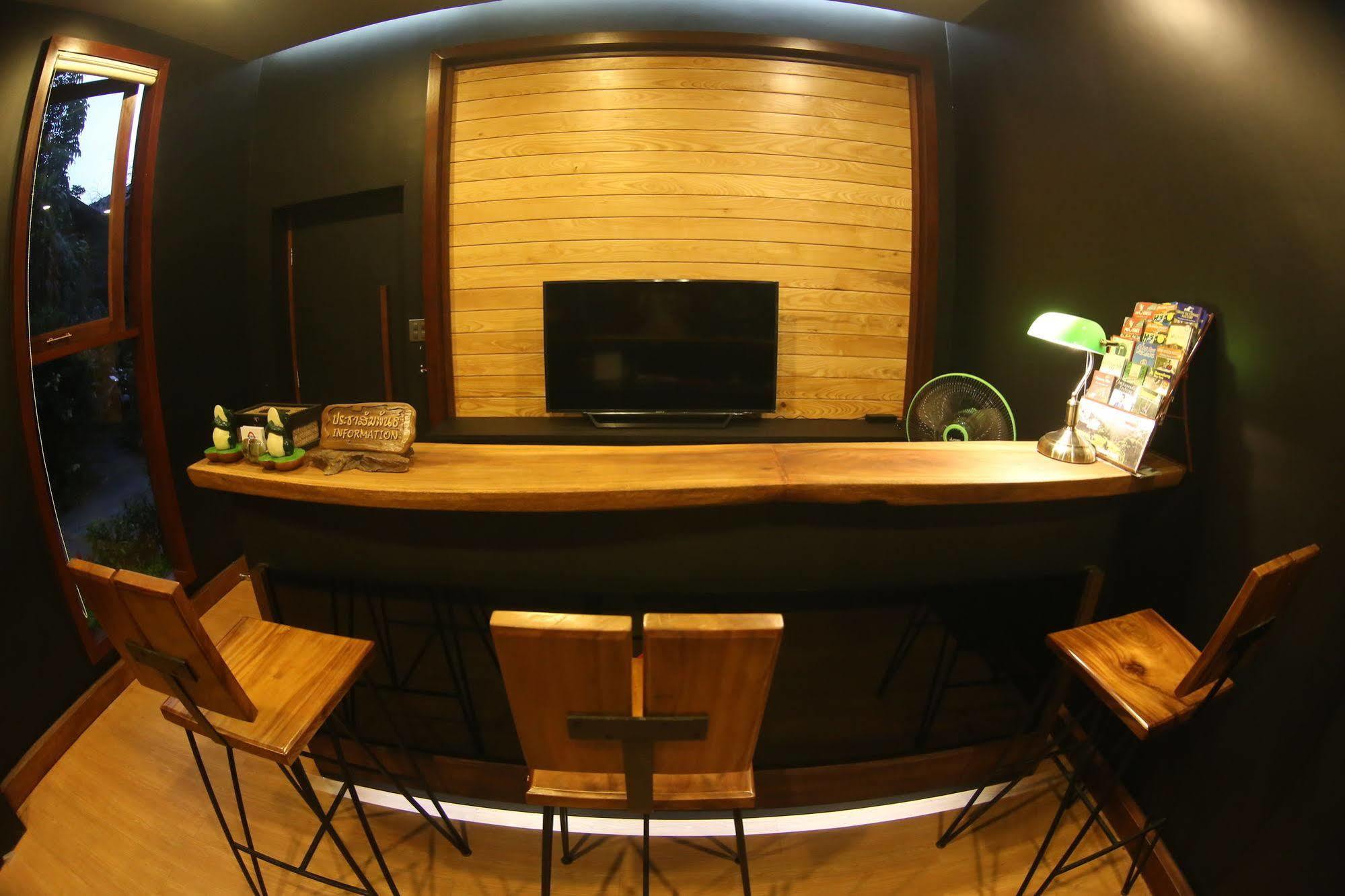 Ashi Poshtel Hostel Chiang Mai Buitenkant foto